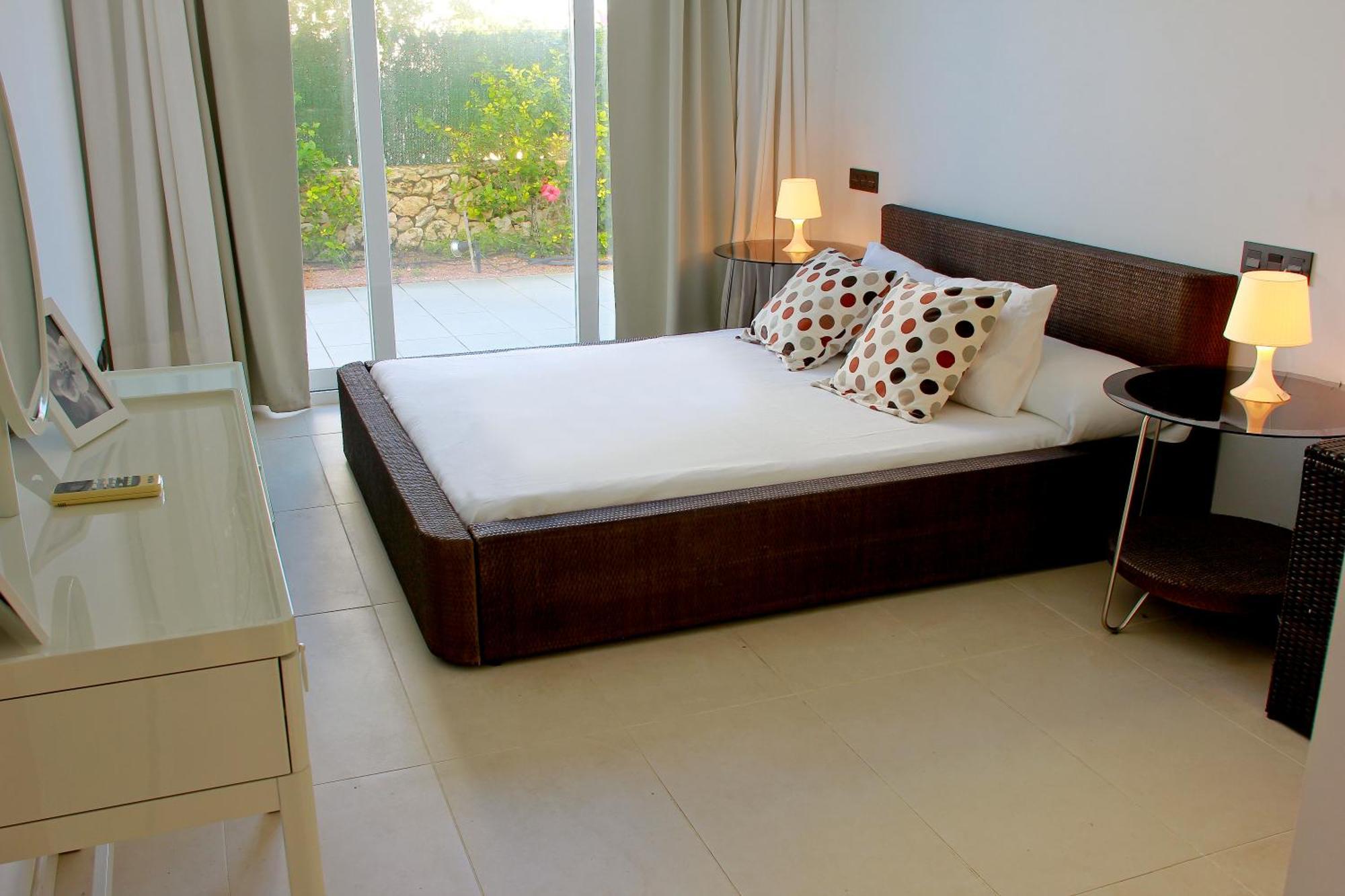 V196 Villa Brisa By Menorcarentals Villas Son Bou Kültér fotó